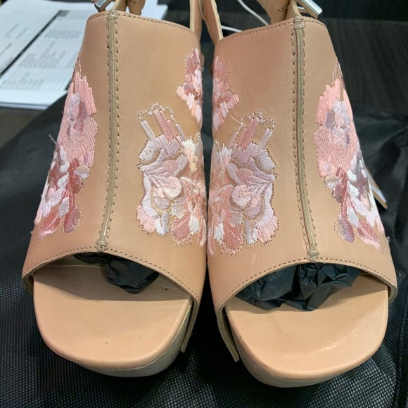 Alexander McQueen Embroidered Platform Clog - Picture 6 of 8